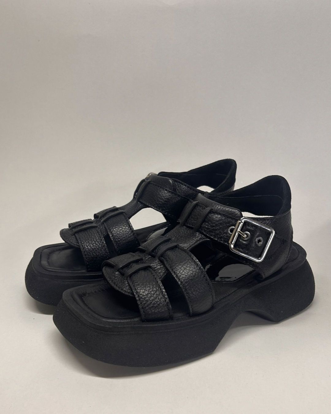 Sandalia Selva negro 39